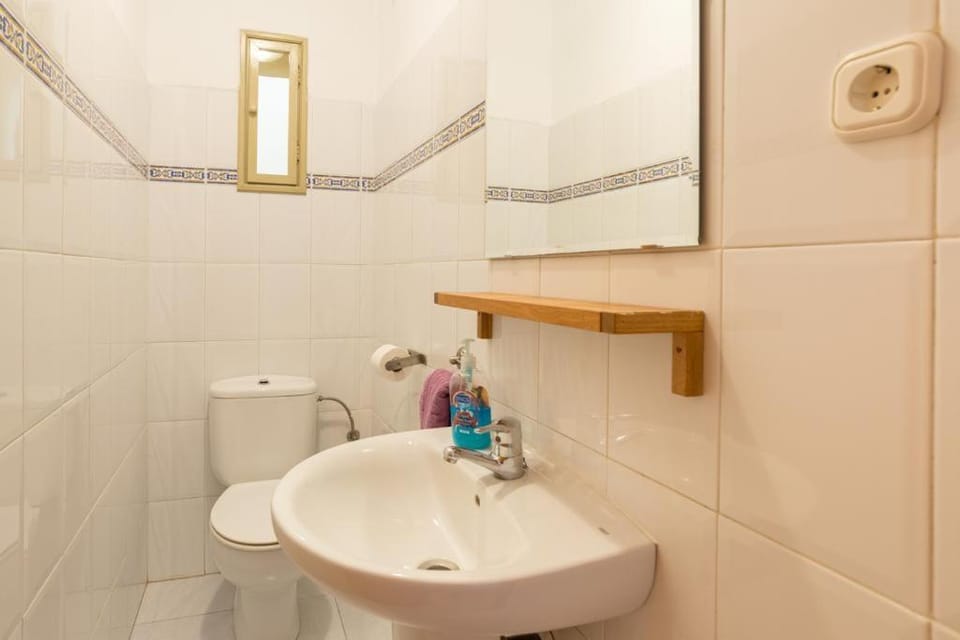 Plaza de la Merced especial grupos Parking incluido s2 Apartment in Malaga