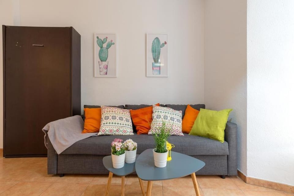 Plaza de la Merced especial grupos Parking incluido s2 Apartment in Malaga