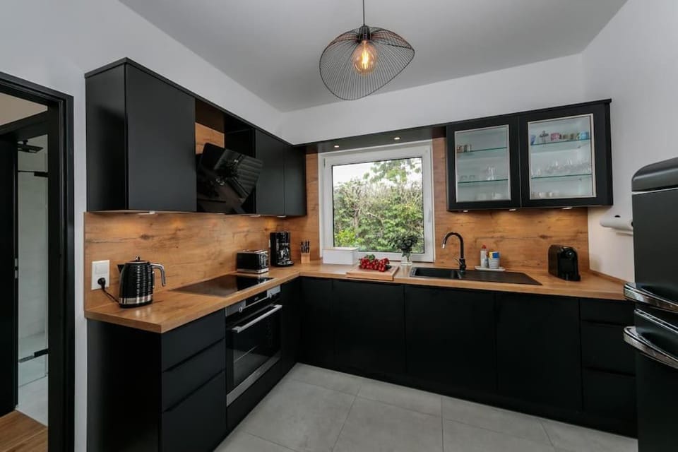 charmantes Townhaus mit Garten, W-LAN & Netflix Apartment in Potsdam