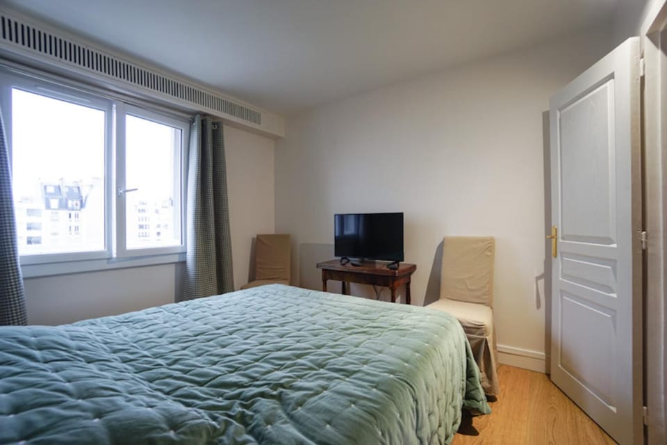 Beautiful bright apartment Levallois Apartment in Levallois-Perret