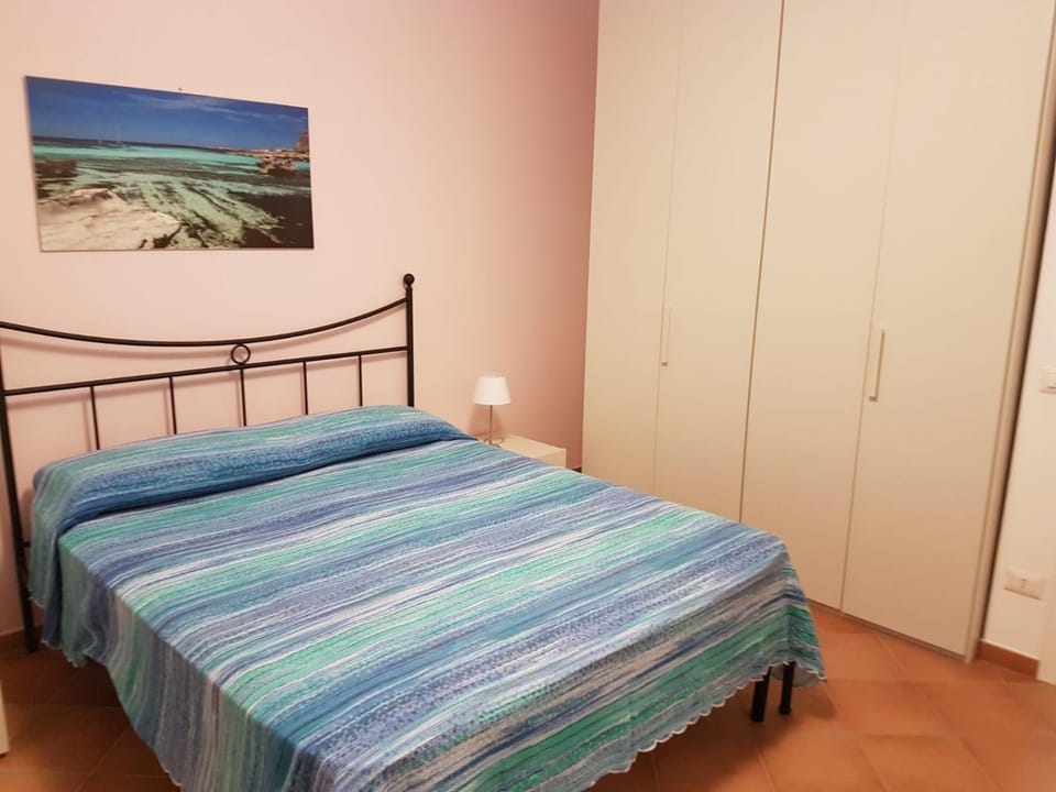Bed, Bedroom, Family