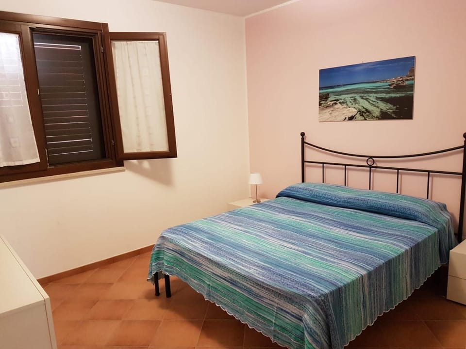 Bed, Bedroom, Family