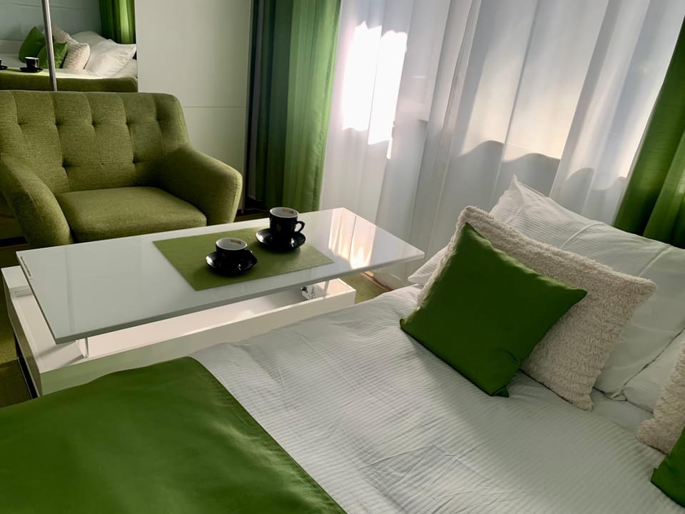 Living room, Bedroom