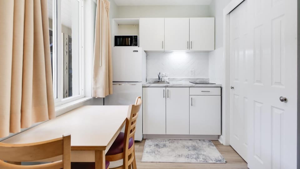 Kitchen or kitchenette, kitchen