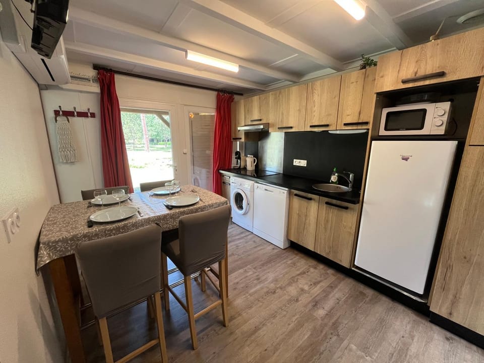 Dining area, dishwasher, microwave, kitchen