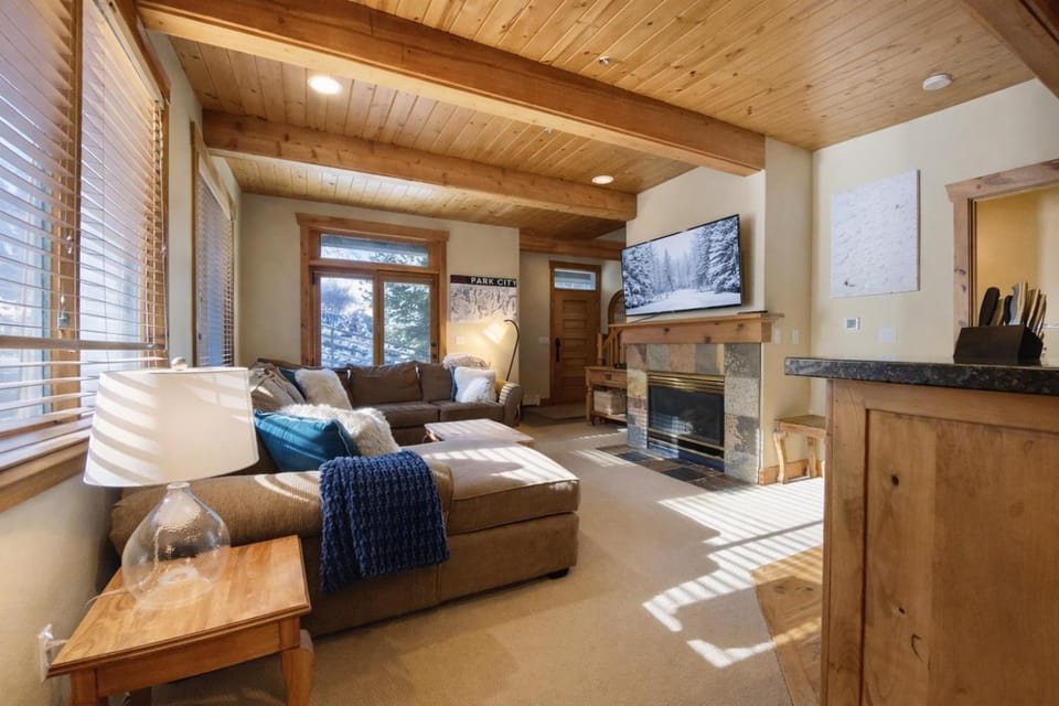 10 Settlers Cabin by SkyRun Park City Cabin in Park City
