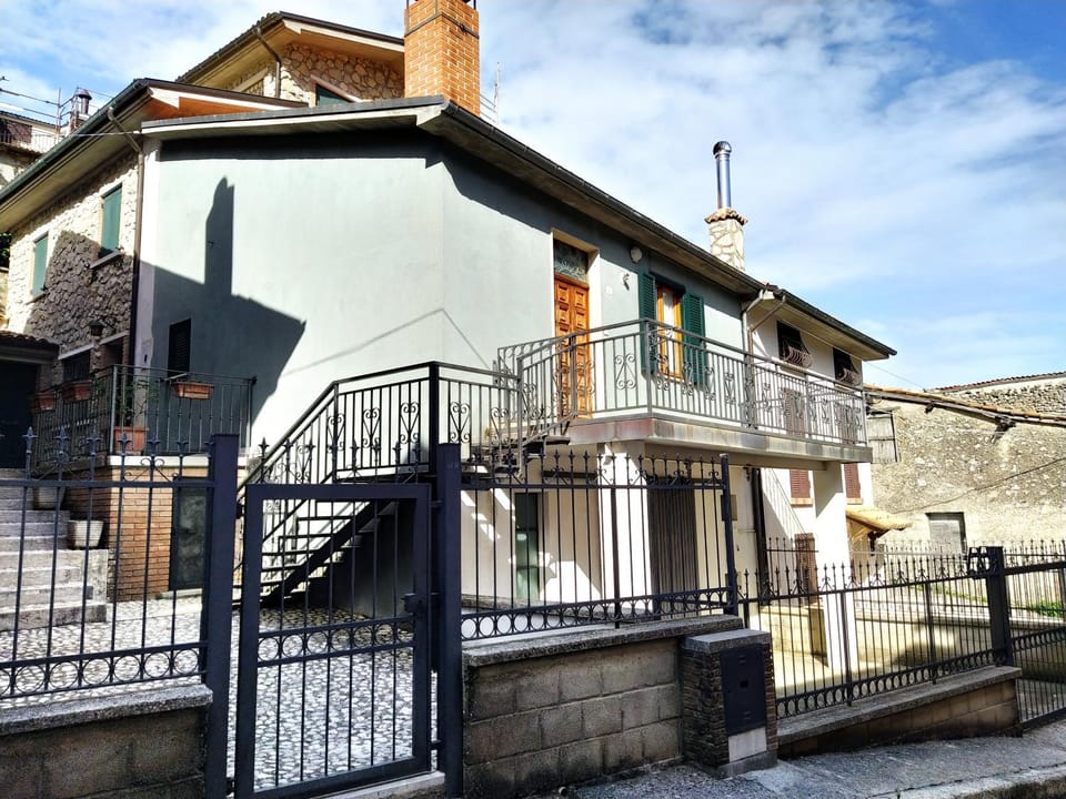 Day, Neighbourhood, Balcony/Terrace, Street view