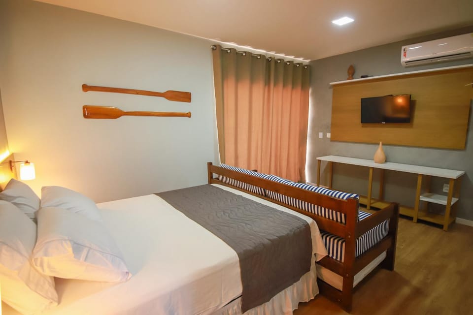 Bed, TV and multimedia, Photo of the whole room, Bedroom, hair dresser, air conditioner
