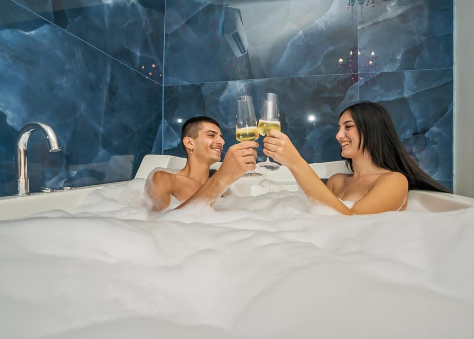 Hot Tub, Bedroom