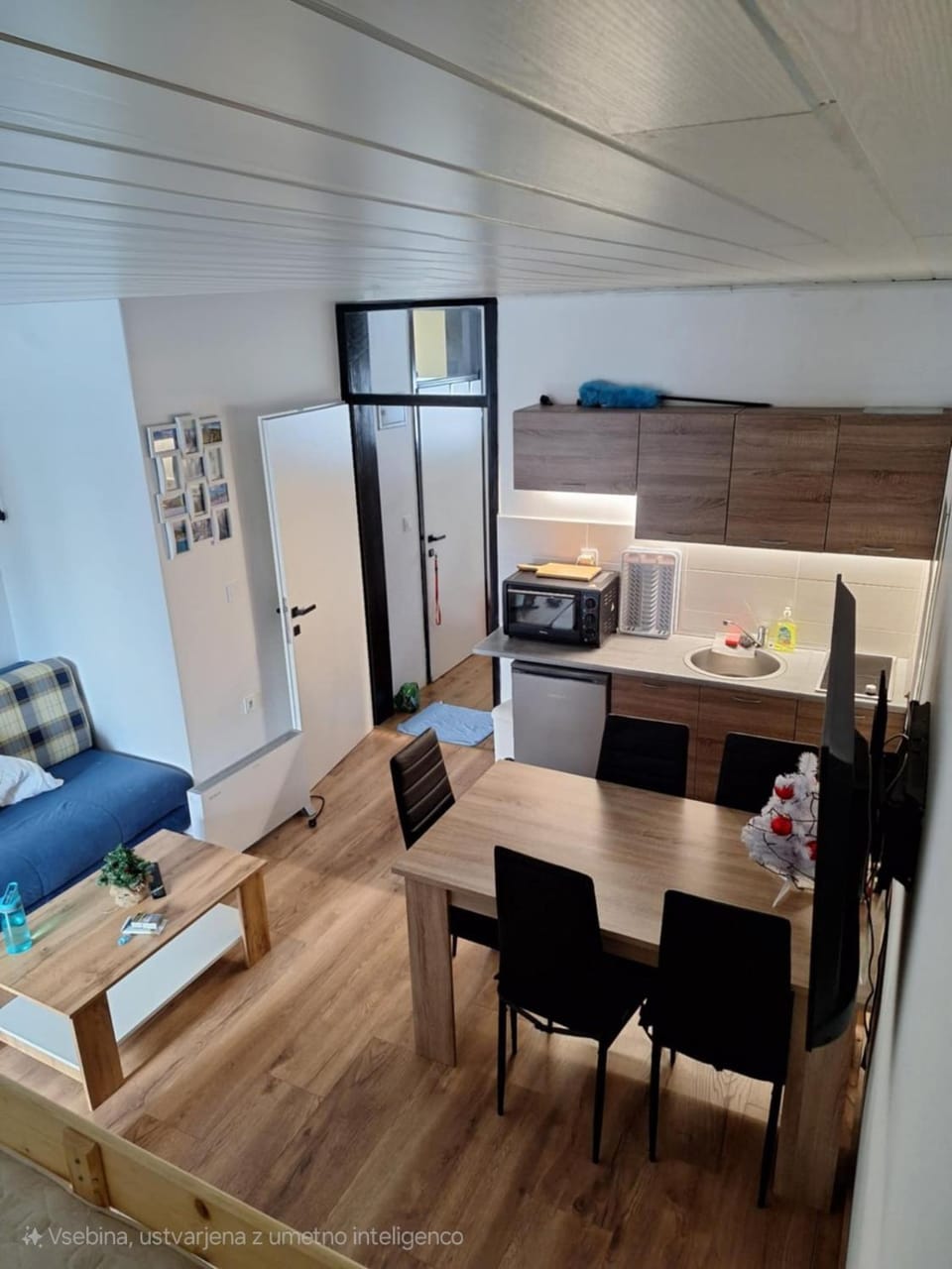 Bedroom, Breakfast