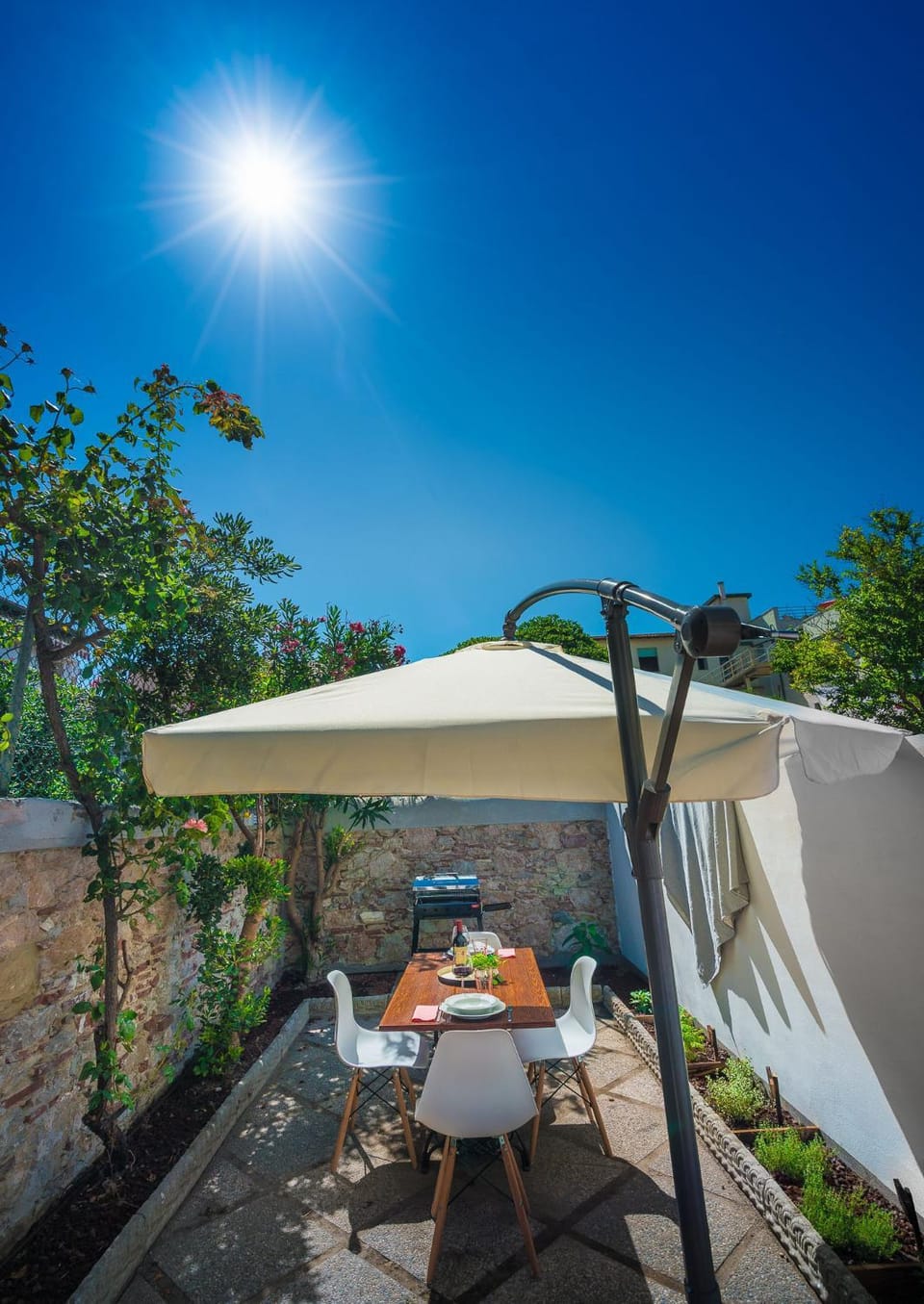 Day, BBQ facilities, Garden, Dining area, Garden view