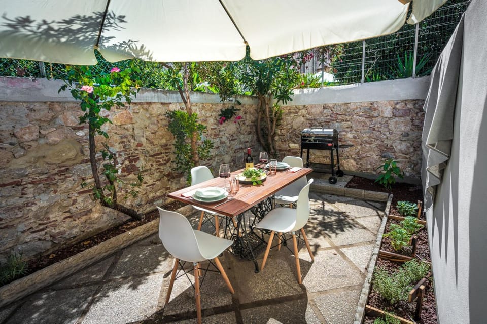 Garden, Dining area, Garden view