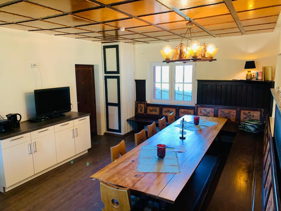 Property building, Communal lounge/ TV room, Pets