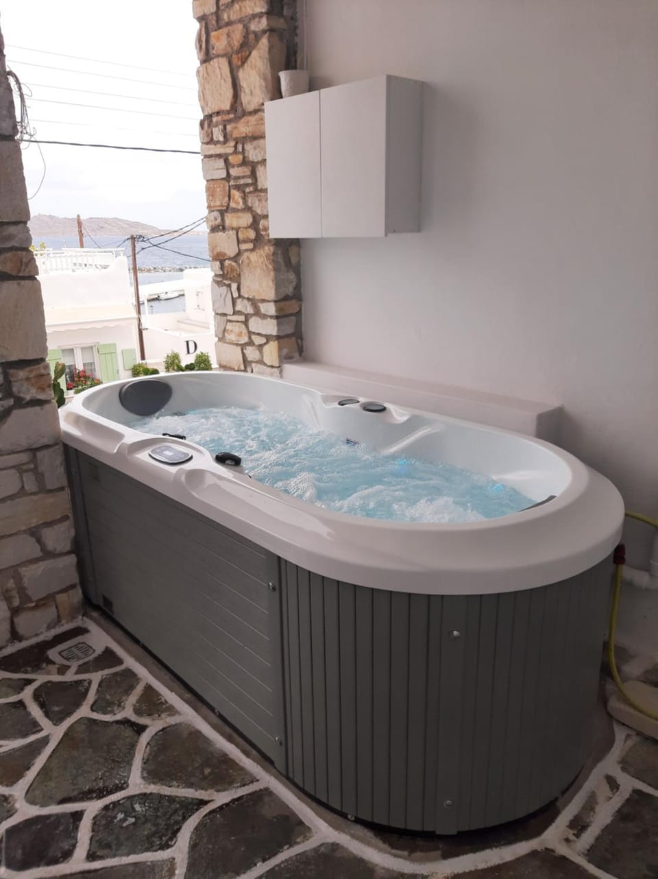 Hot Tub, Hot Tub