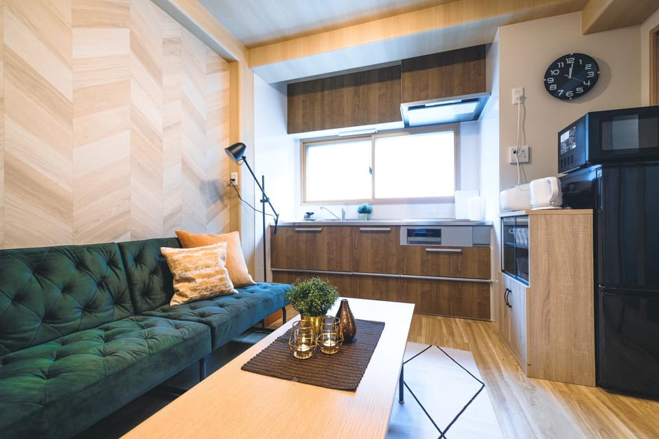 Kitchen or kitchenette, Living room, Seating area, Dining area