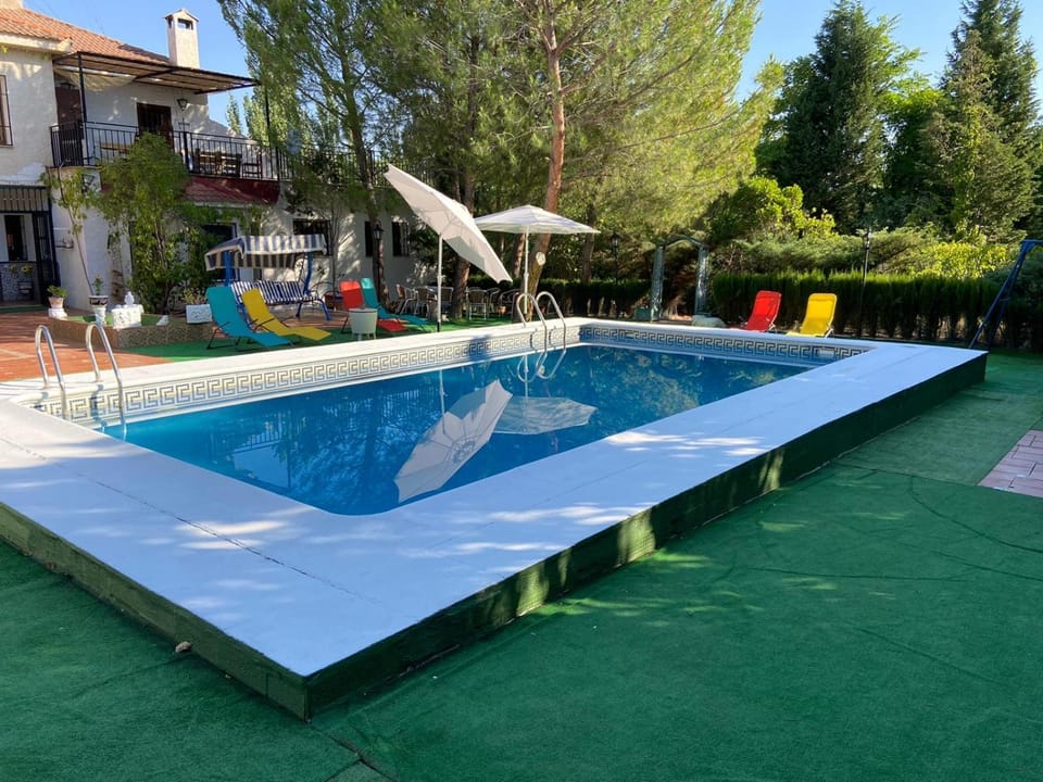 Shower, BBQ facilities, Swimming pool, Swimming pool, Swimming pool