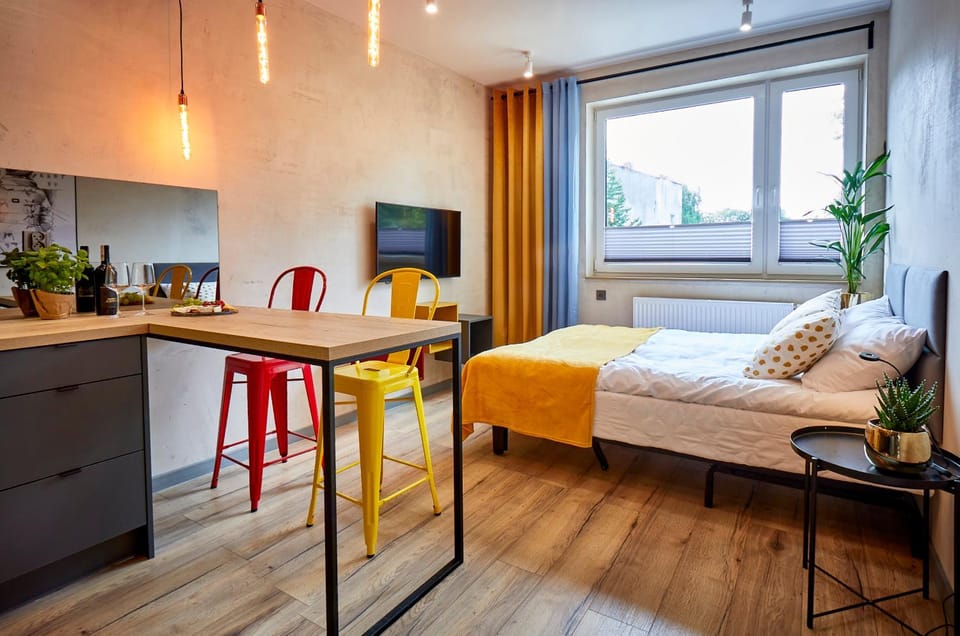 Bed, TV and multimedia, Photo of the whole room
