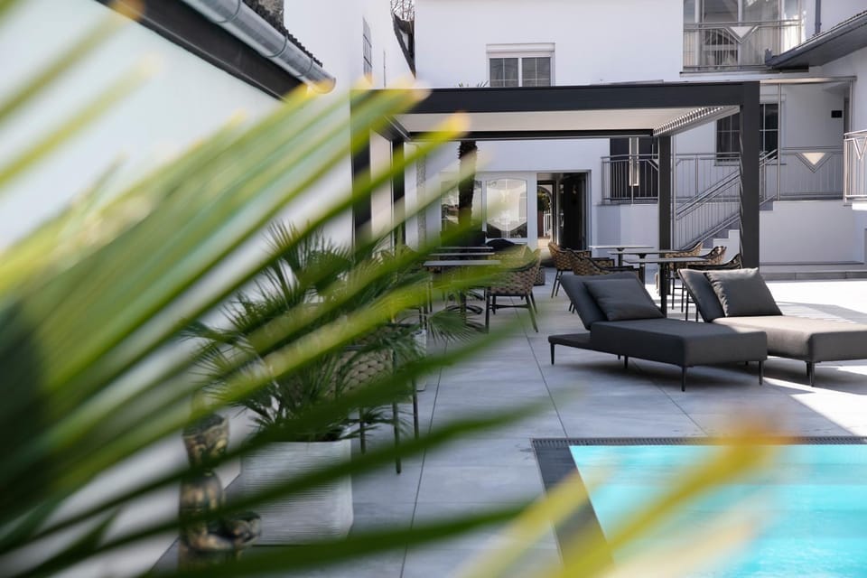 Patio, View (from property/room), Pool view, Swimming pool, sunbed