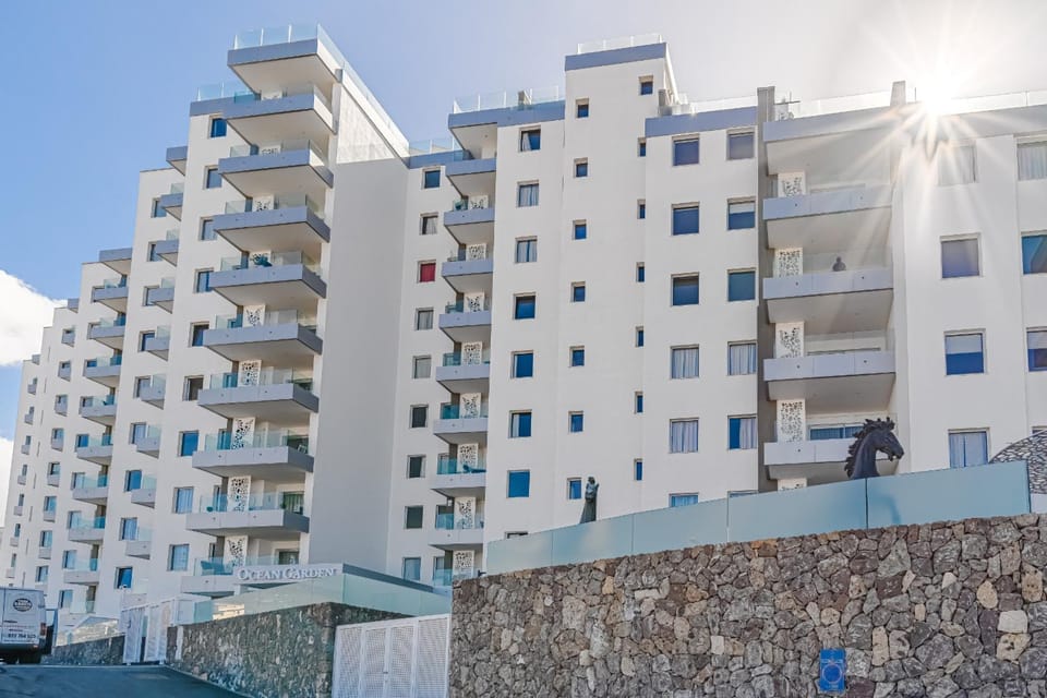 Property building, Facade/entrance, Off site
