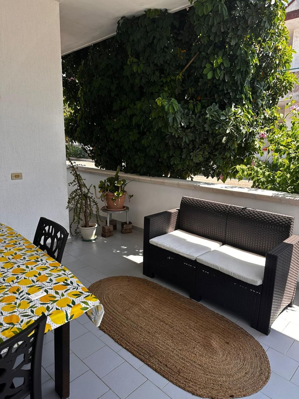 Patio, Day, Balcony/Terrace, Dining area