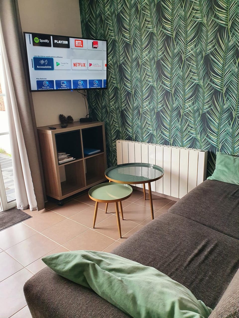 Communal lounge/ TV room, TV and multimedia, Living room