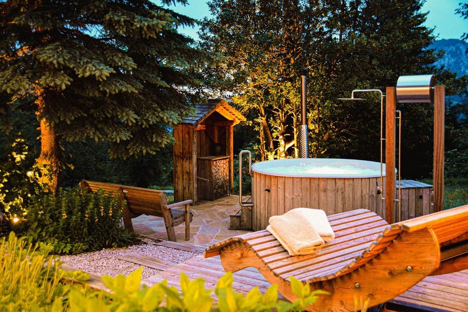 Shower, Hot Tub, Hot Tub, Balcony/Terrace, Spa and wellness centre/facilities, sunbed