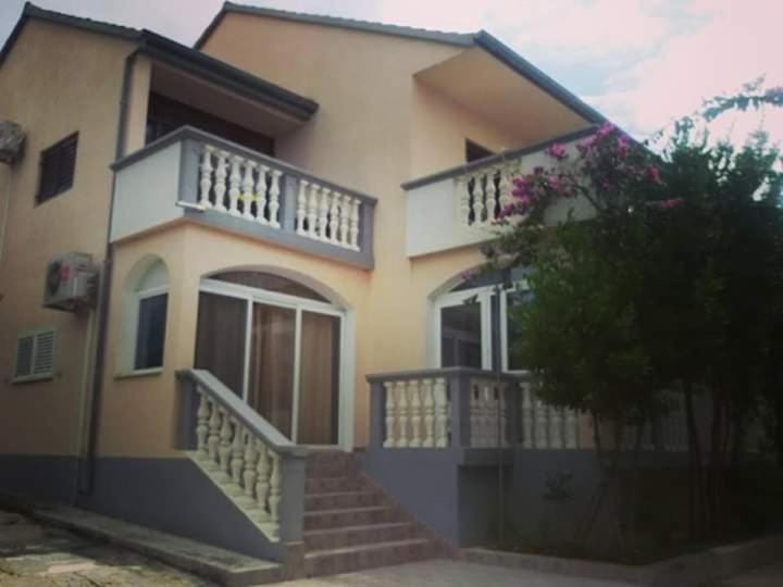 Apartman Vukoja Pakostane Apartment in Šibenik-Knin County, Croatia