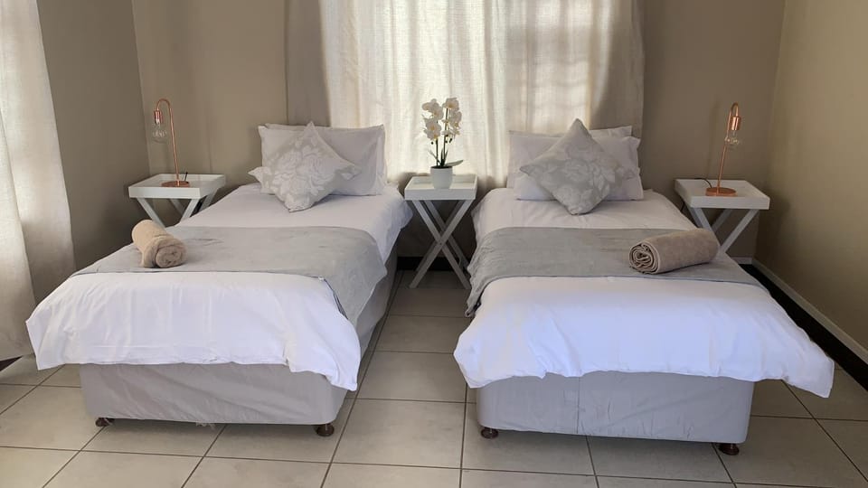 Bread & Barrel Eureka Kimberley Bed and Breakfast in South Africa