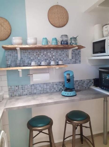 Kitchen or kitchenette, Decorative detail
