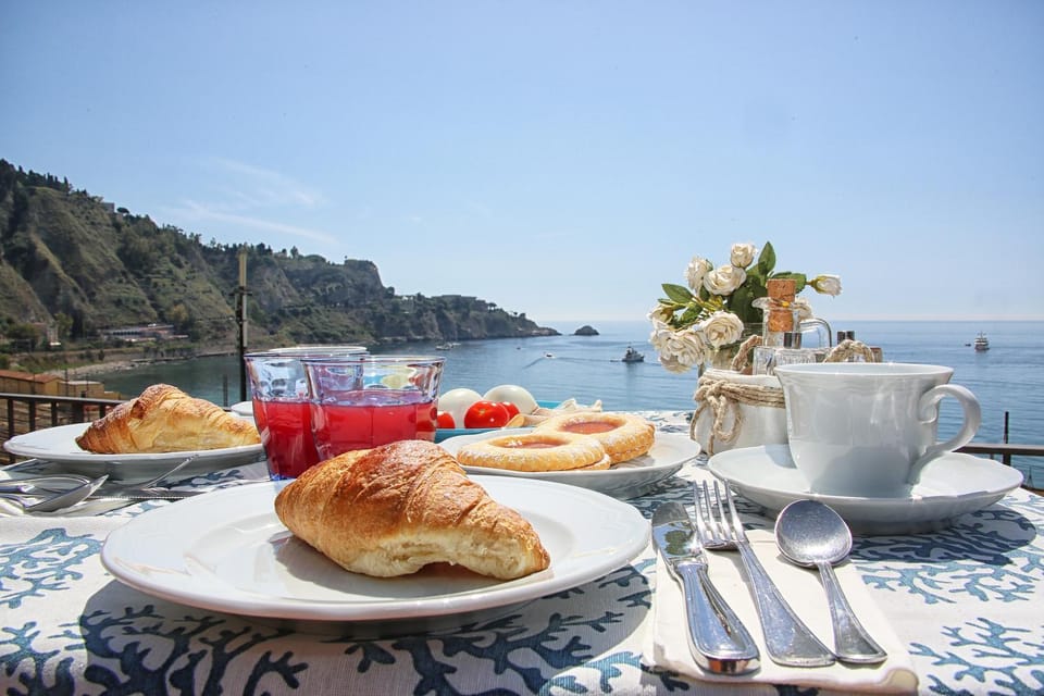 Natural landscape, Sea view, Breakfast