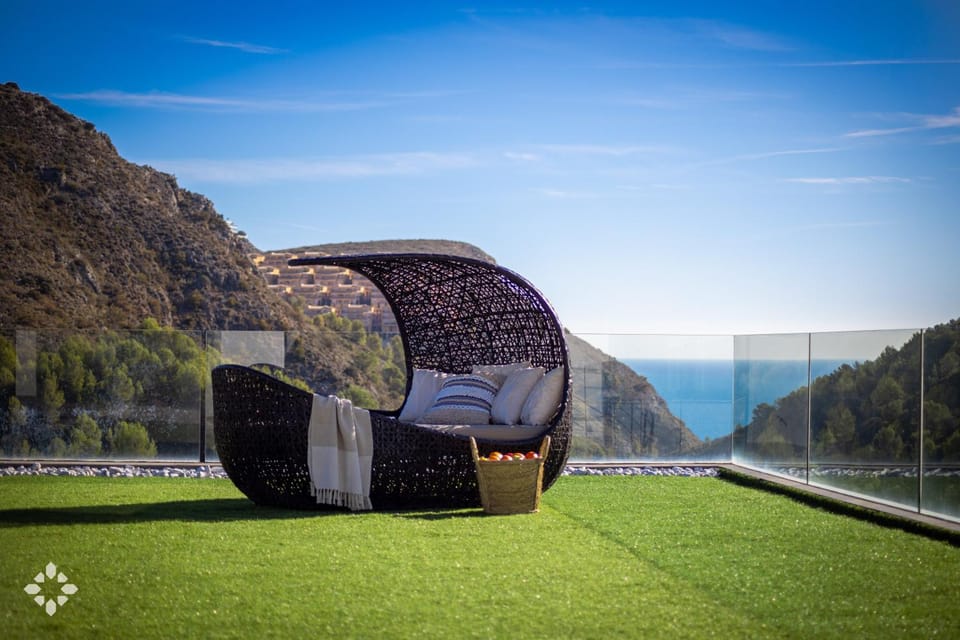 Spring, Day, Natural landscape, Living room, Seating area, Mountain view