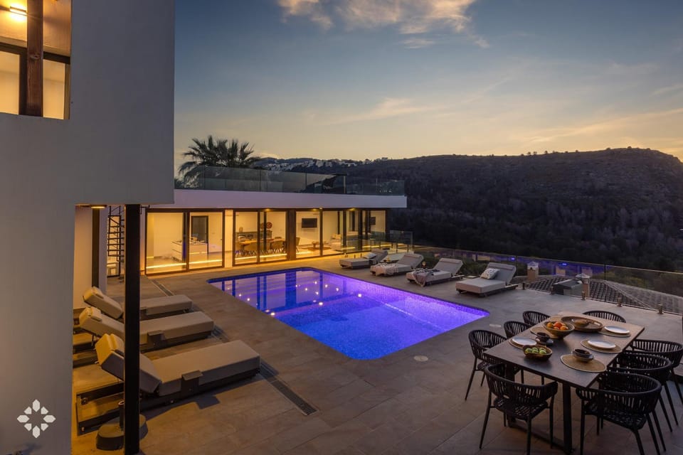 Property building, Patio, Day, Natural landscape, View (from property/room), Balcony/Terrace, Living room, Seating area, Dining area, Mountain view, Pool view, Swimming pool, sunbed