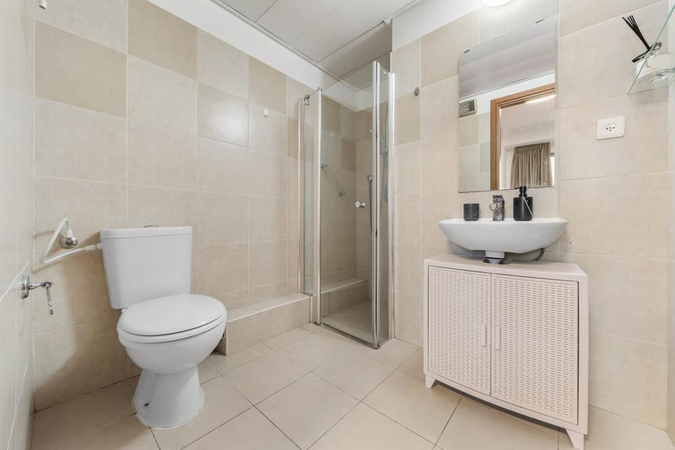 Beautiful 3 BDR Heart of JLM -Modern with Huge Balcony Apartment in Jerusalem