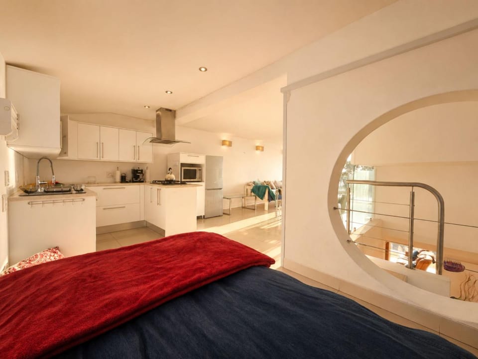 Bed, kitchen
