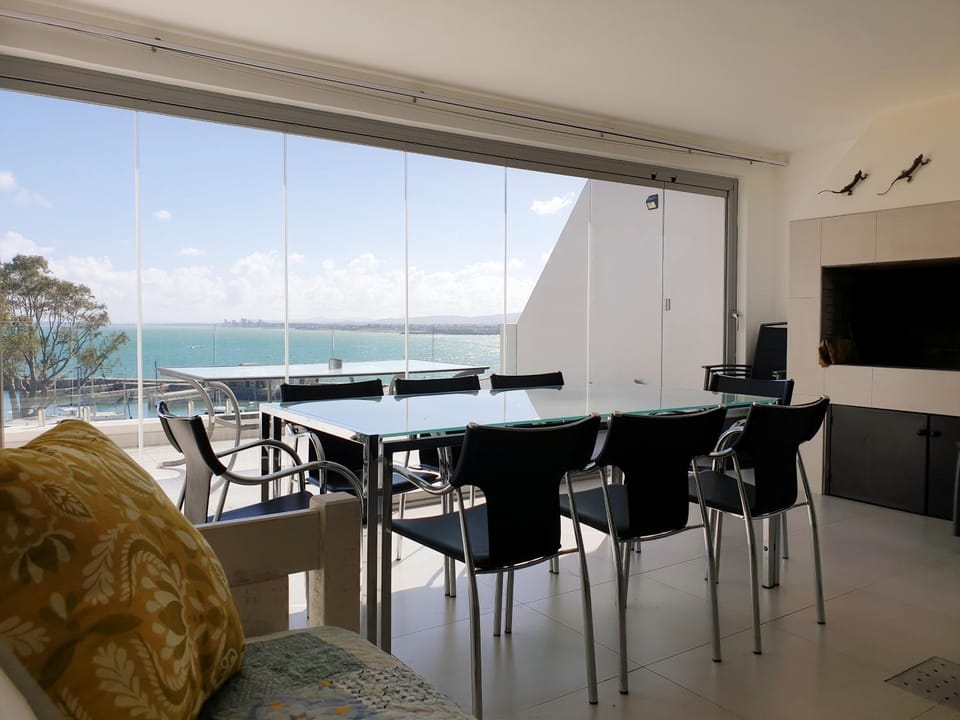 BBQ facilities, Balcony/Terrace, Dining area, Sea view