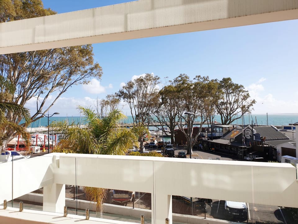 BBQ facilities, Balcony/Terrace