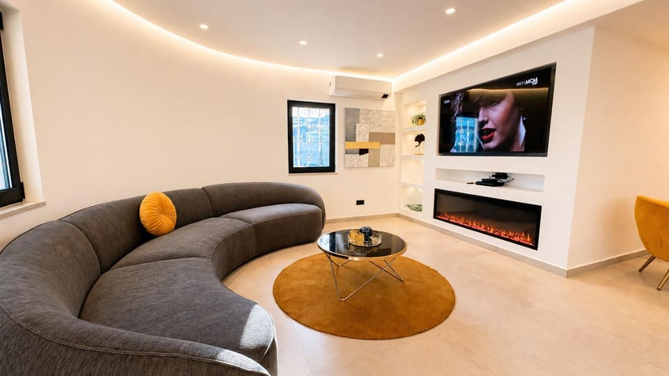 Communal lounge/ TV room, TV and multimedia