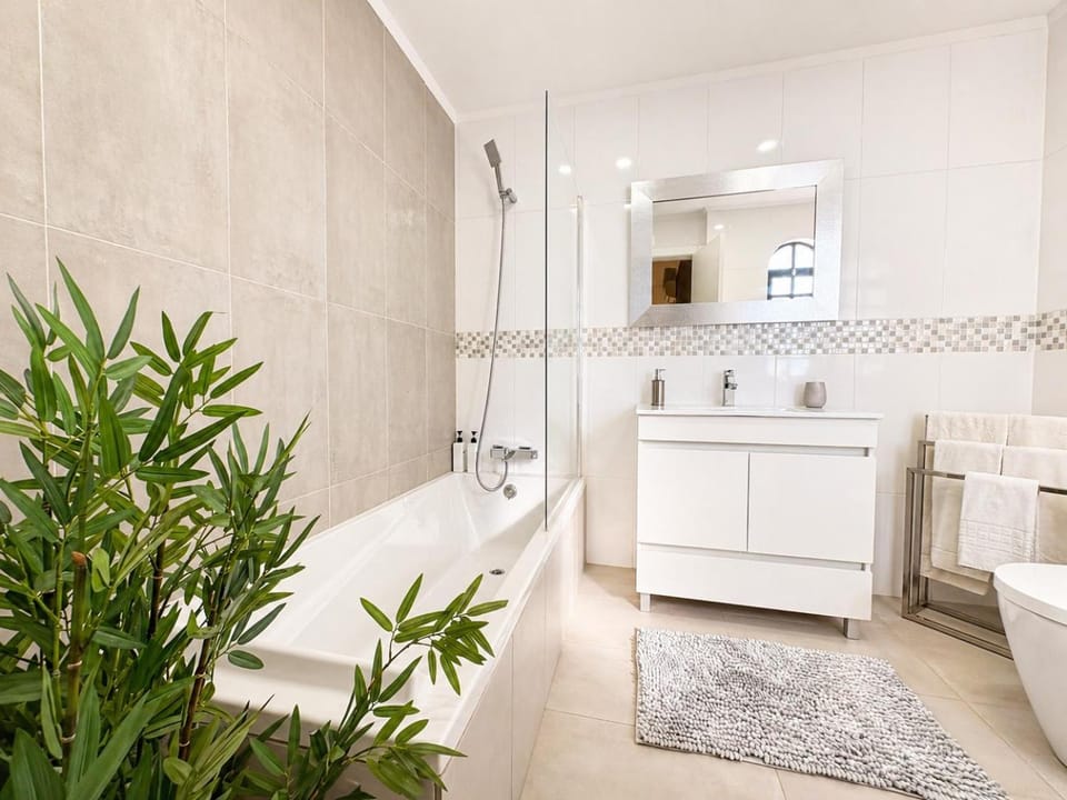 Toilet, Bathroom, Bath