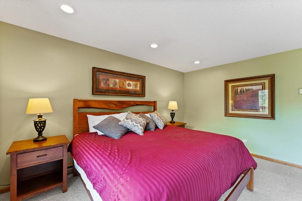 79 Hawn Drive : 2 House in Frisco