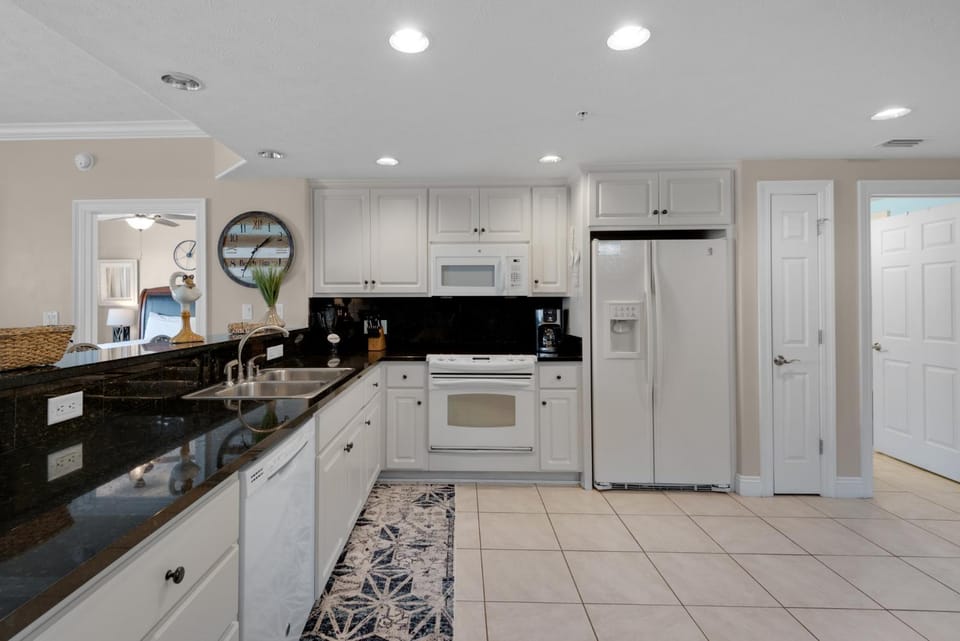 Kitchen or kitchenette, kitchen