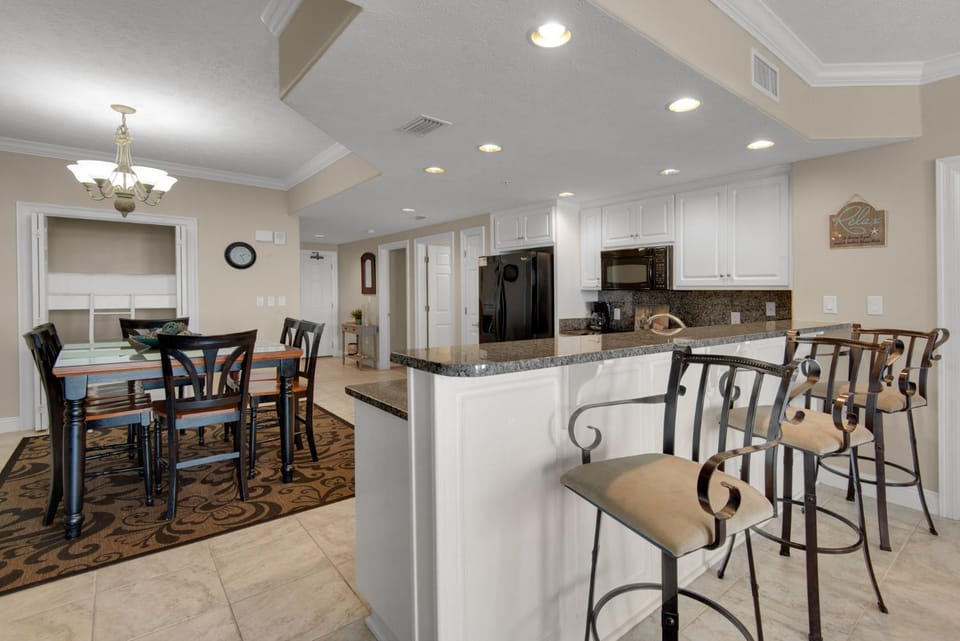 Kitchen or kitchenette, kitchen