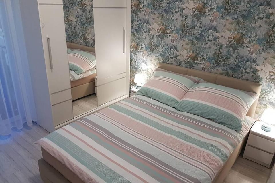 Bed, Photo of the whole room, Bedroom, flat iron, wardrobe, dryer