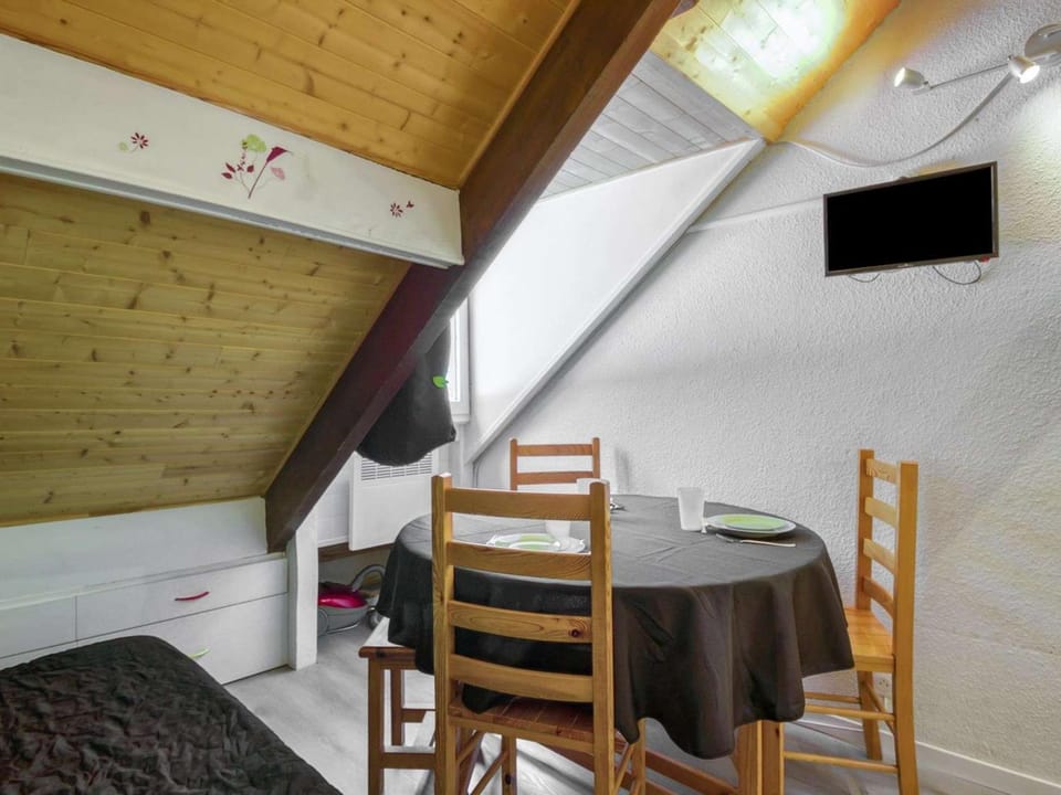 Charmant Duplex 18m² à 150m des Pistes, Centre Cauterets, Parking Gratuit - FR-1-401-195 Apartment in Cauterets