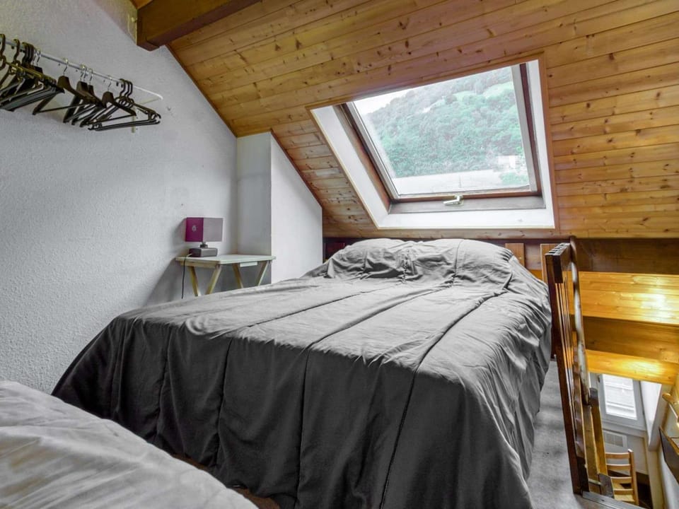 Charmant Duplex 18m² à 150m des Pistes, Centre Cauterets, Parking Gratuit - FR-1-401-195 Apartment in Cauterets