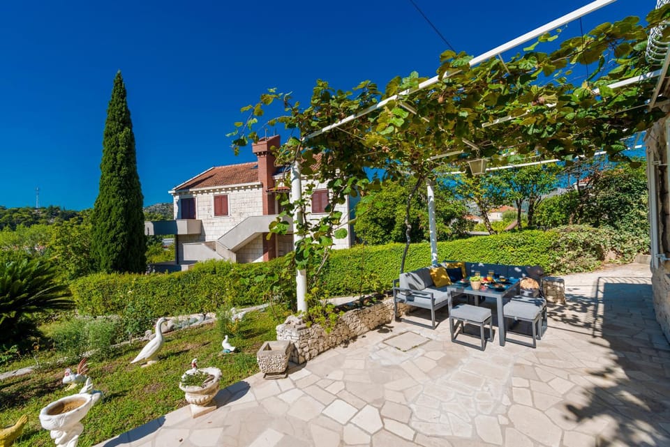 Ellanna Apartment in Srebreno