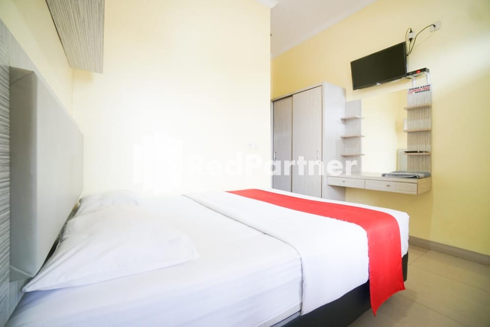 Indah Residence Syariah Mitra RedDoorz Hotel in Jakarta
