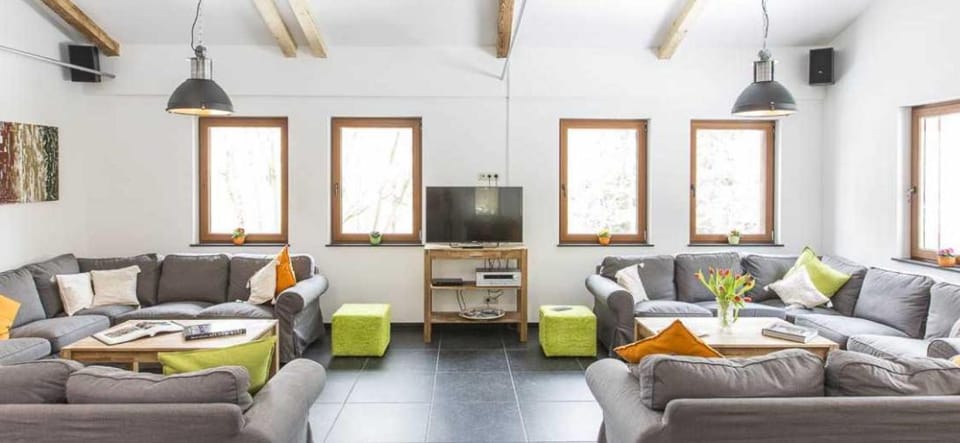 Communal lounge/ TV room