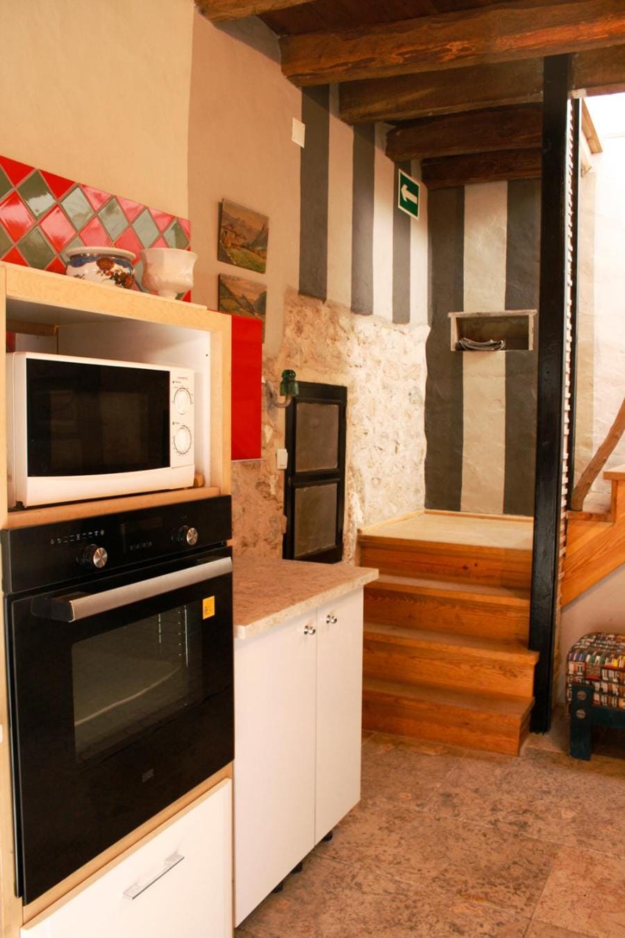 Kitchen or kitchenette, Living room, oven, pet friendly