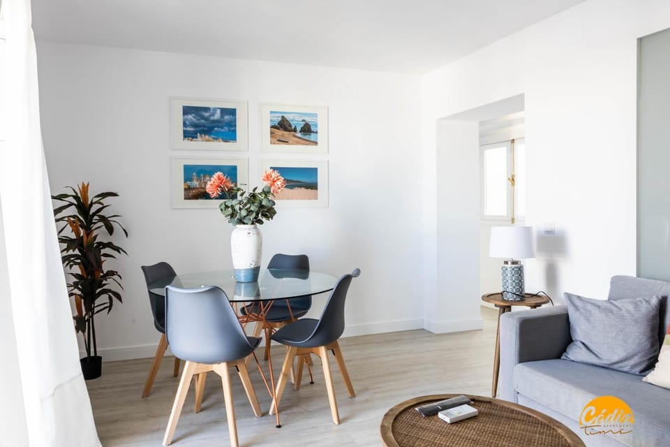 Living room, Dining area, air conditioner