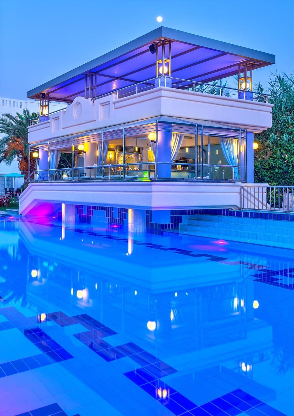 Property building, Swimming pool